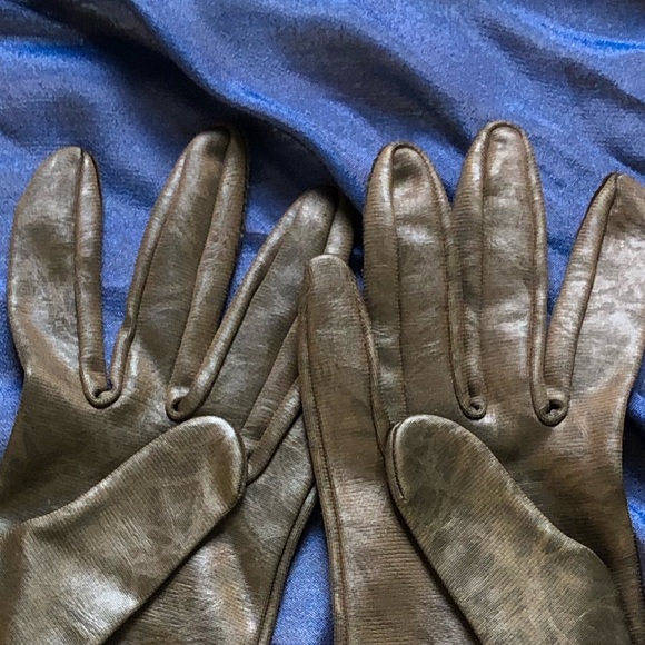 Vintage Nylon Gloves - Picture 5 of 5